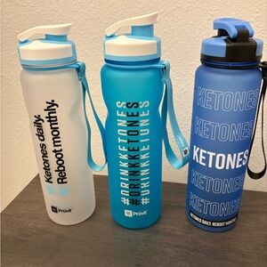 Pruvit Blue and White Water Bottles Set